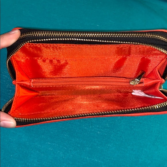 Red two zipper wallet/wristlet - Picture 4 of 7